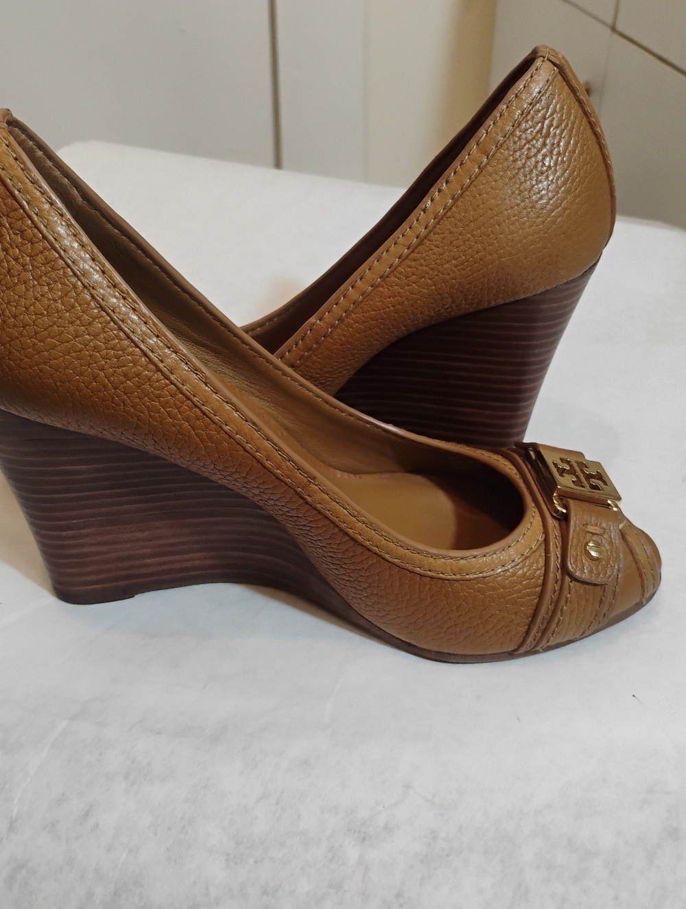 Tory Burch Carnell Peep Toe Wedge Size 6M - Picture 4 of 13